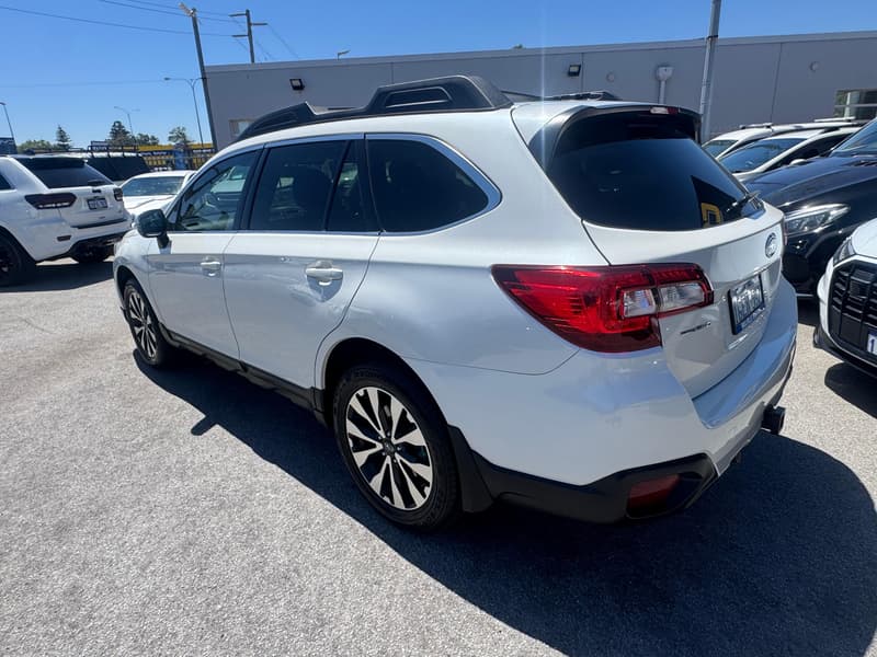 2017 Subaru Outback 2.5i Premium 5GEN photo 3