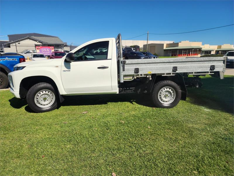 2020 Mitsubishi Triton GLX MR MY20 REAR WHEEL DRIVE photo 5