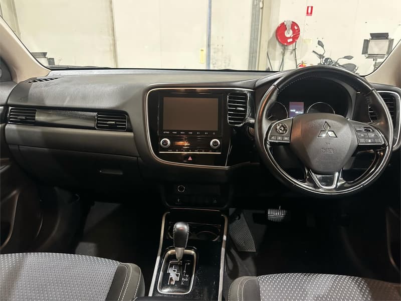 2020 Mitsubishi Outlander ES ZL photo 5