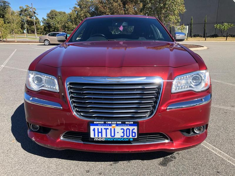 2012 Chrysler 300 C Luxury LX photo 4