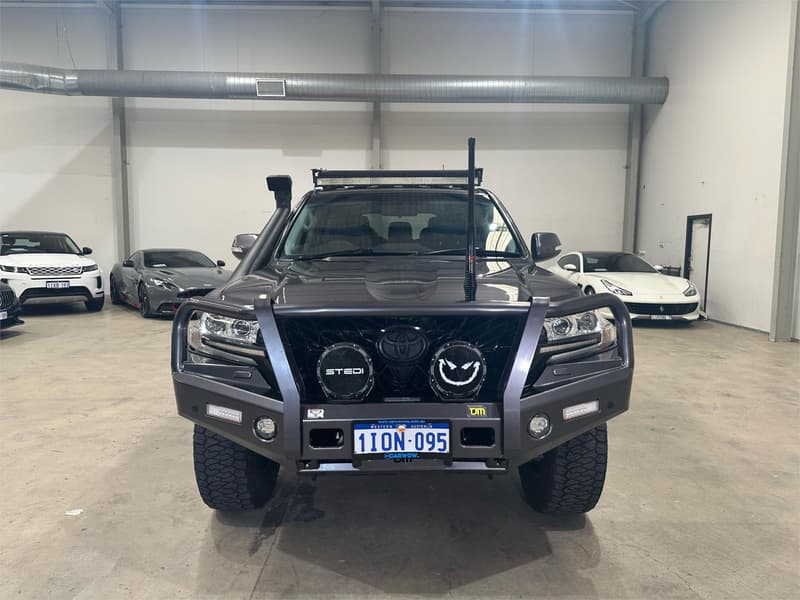 2017 Toyota Landcruiser VX VDJ200R photo 2