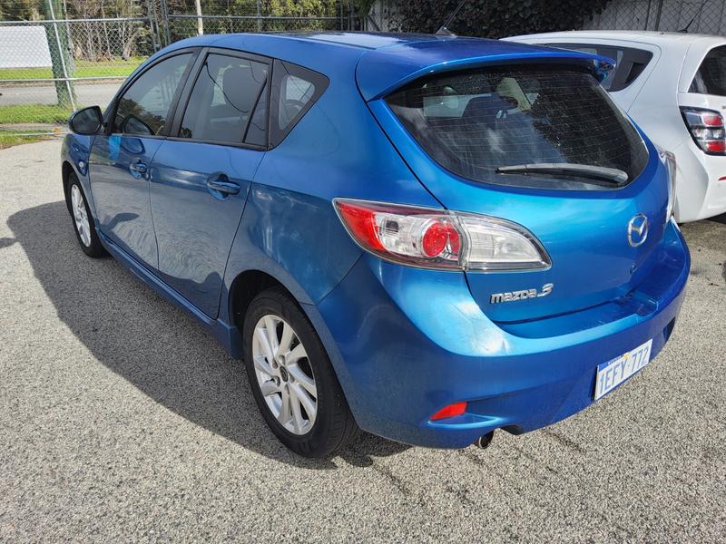 2013 Mazda MAZDA3 MAXX SPORT $7999 photo 4