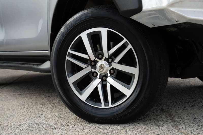 2015 Toyota Hilux SR5 GUN126R 4X4 photo 2