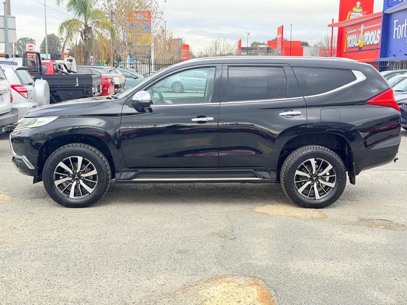 2017 Mitsubishi PAJERO SPORT EXCEED (4x4) 7 SEAT photo 5