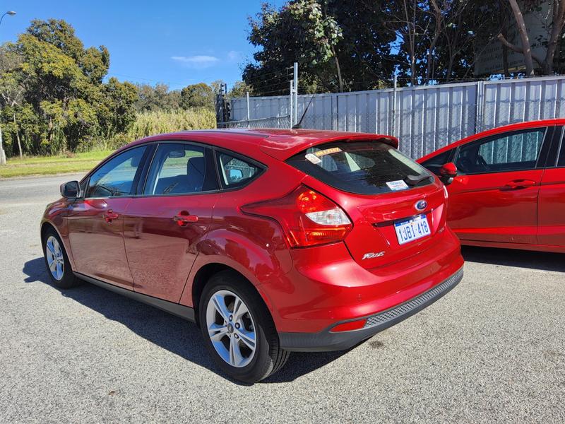 2012 Ford FOCUS TREND photo 4