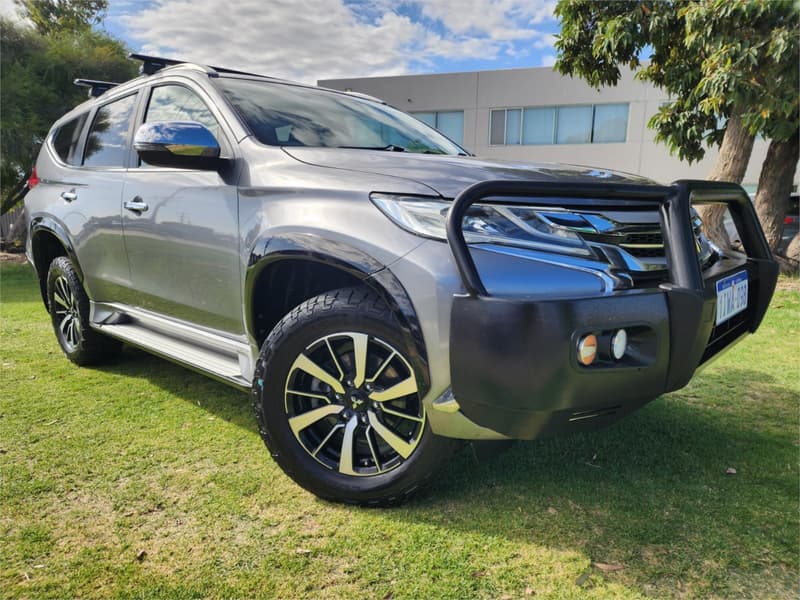 2017 Mitsubishi Pajero Sport GLS QE — primary photo