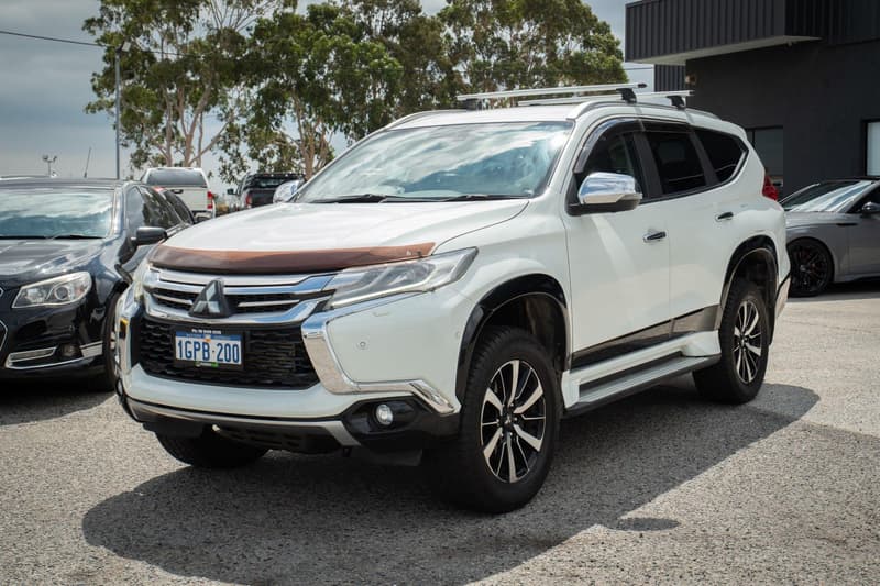 2018 Mitsubishi Pajero Sport Exceed QE photo 5