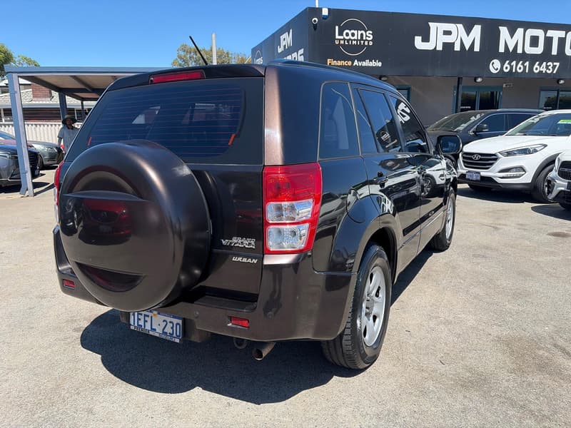 2013 Suzuki Grand Vitara Urban JB photo 4
