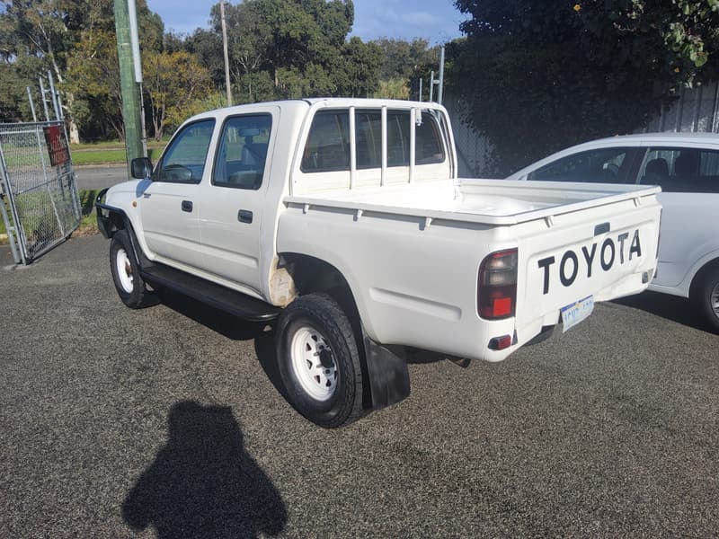 2005 Toyota HILUX (4x4) photo 4