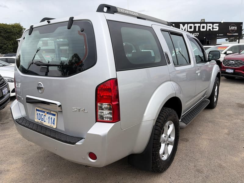 2009 Nissan Pathfinder ST R51 photo 4