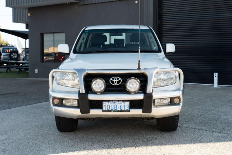 2011 Toyota Landcruiser Altitude VDJ200R photo 3