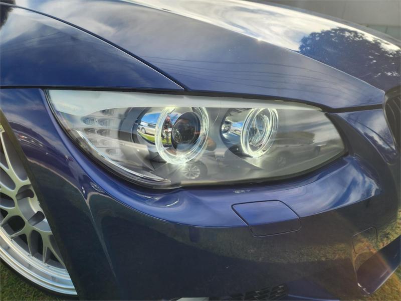 2011 BMW 3 25i E93 MY11 photo 2