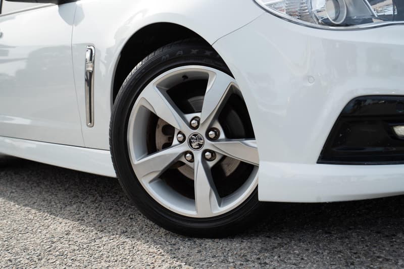 2013 Holden Commodore SV6 VF photo 2