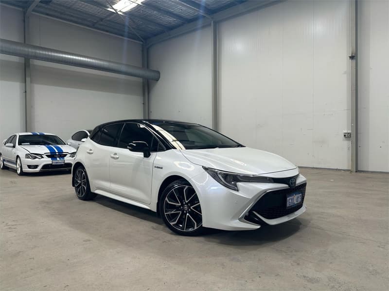 2019 Toyota Corolla ZR Hybrid ZWE211R photo 3