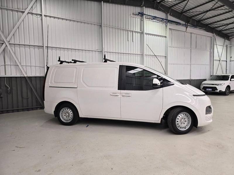 2022 Hyundai STARIA LOAD US4.V1 photo 5