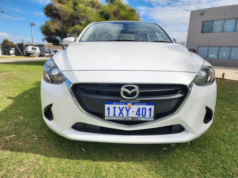2016 Mazda 2 Maxx DL Series photo 3