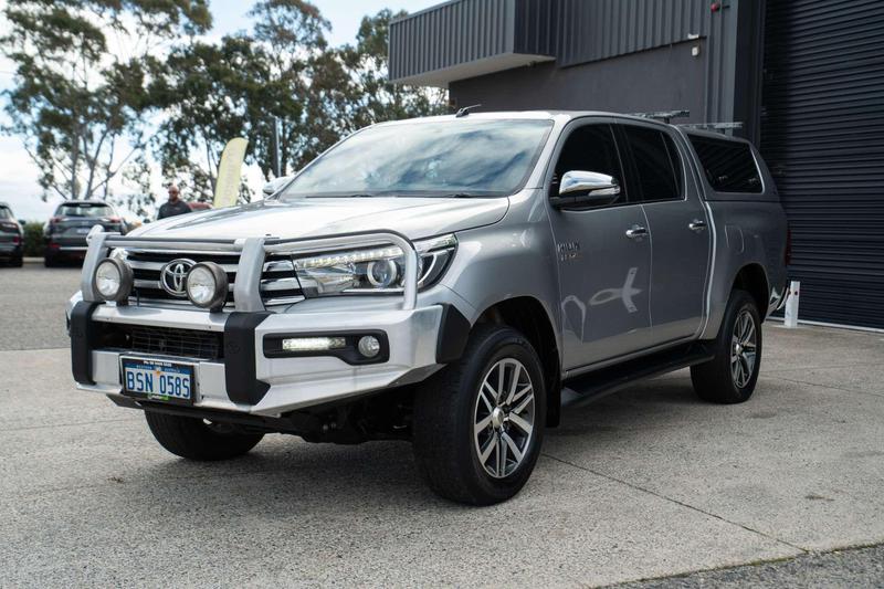 2015 Toyota Hilux SR5 GUN126R 4X4 photo 5