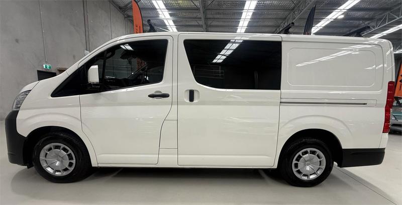 2021 Toyota Hiace LWB GDH300R photo 4