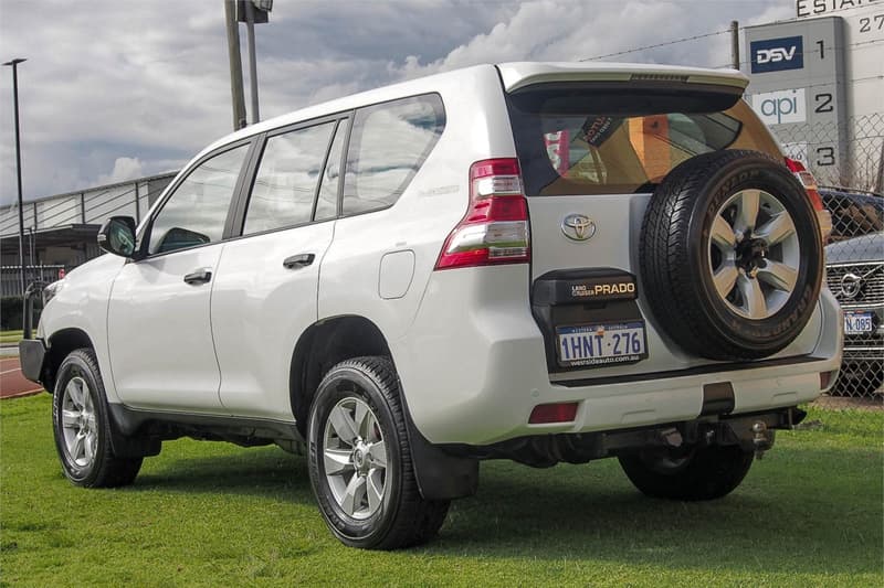 2016 Toyota Landcruiser PRADO GX (4x4) GDJ150R MY16 photo 2