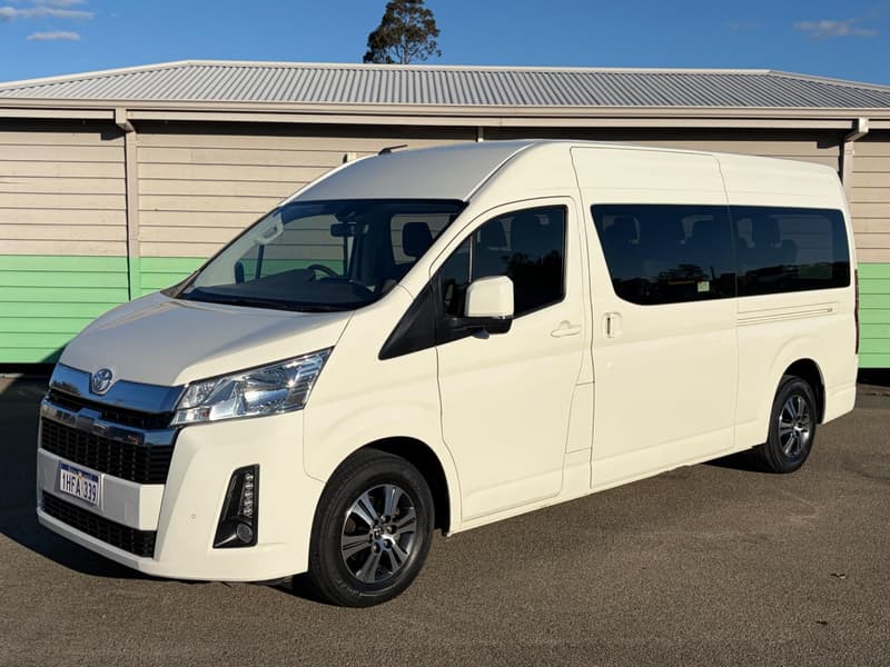 2020 Toyota Hiace Commuter GL GDH322R ELWB High Roof photo 3
