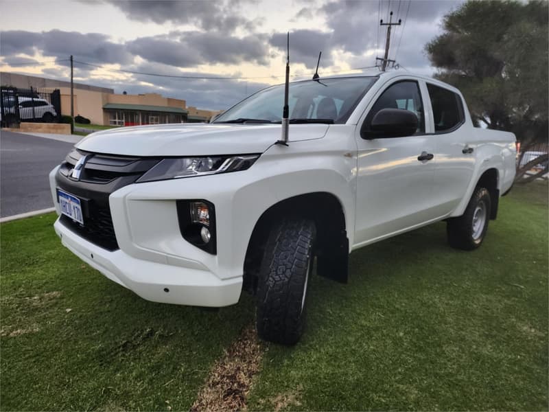 2019 Mitsubishi Triton GLX (4x4) MR MY20 4X4 photo 4