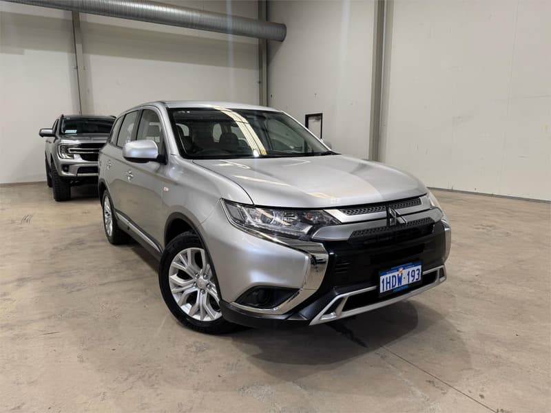 2020 Mitsubishi Outlander ES ZL photo 3