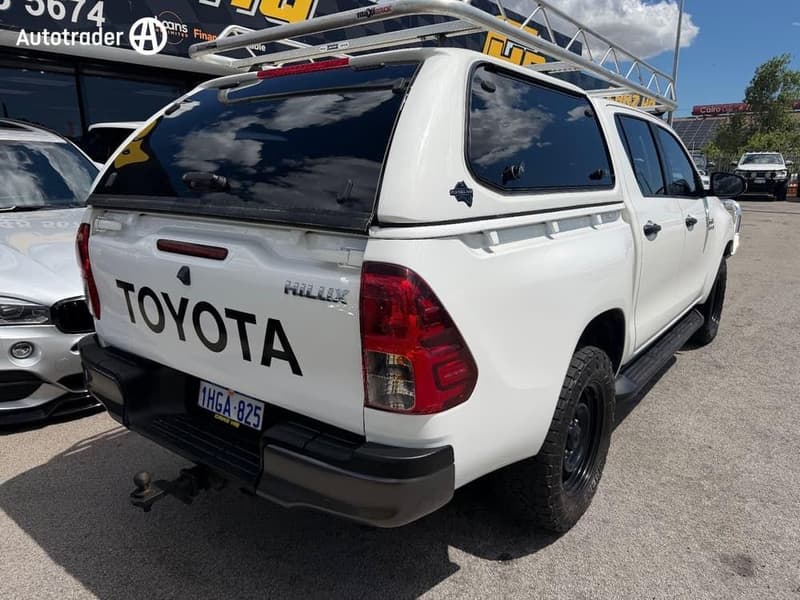 2021 Toyota Hilux SR GUN126R 4X4 photo 5