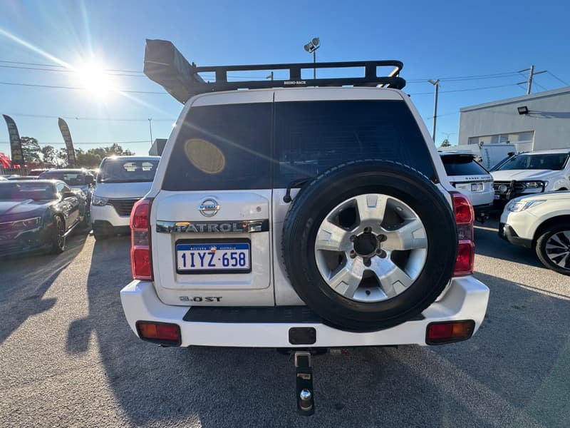 2010 Nissan PATROL ST (4x4) photo 4