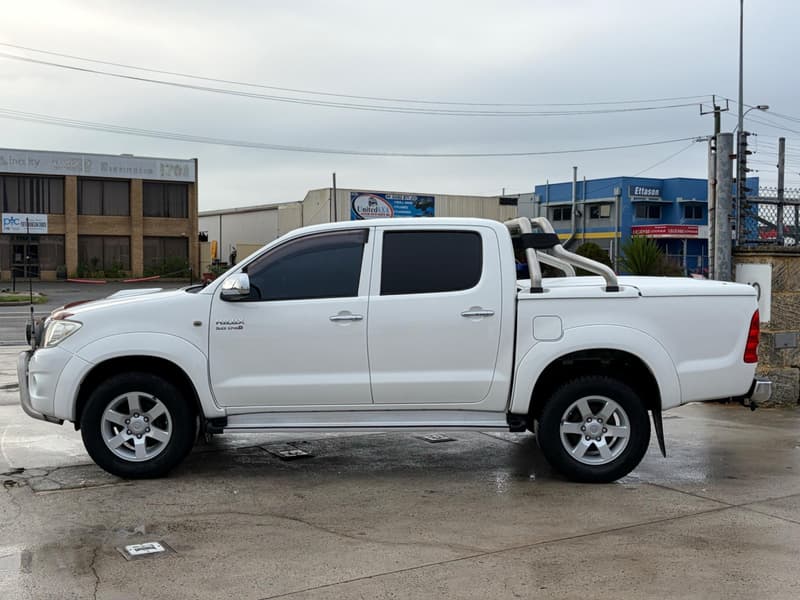 2010 Toyota Hilux SR5 KUN26R 4X4 photo 4