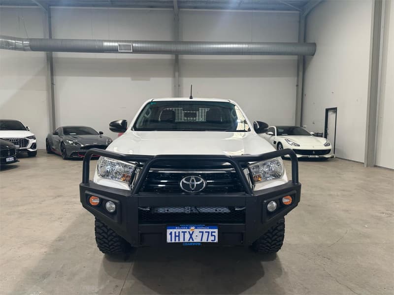 2018 Toyota Hilux SR GUN126R 4X4 photo 2