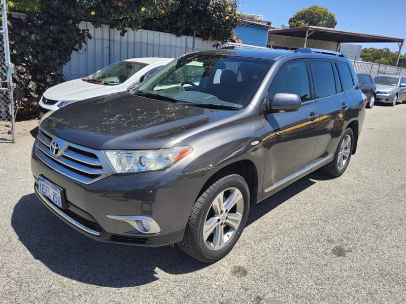 2013 Toyota KLUGER ALTITUDE (FWD) 7 SEAT *3-5 YEARS WARRANTY* photo 3