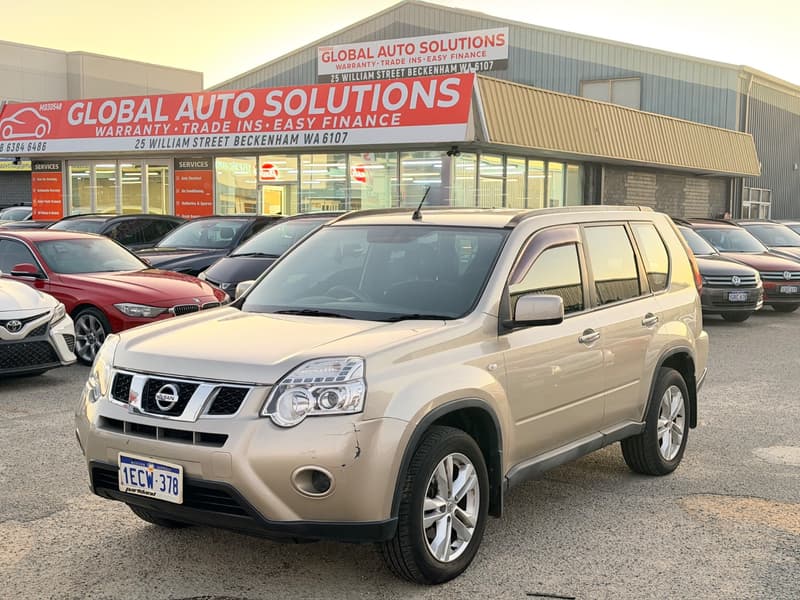 2013 Nissan X-TRAIL ST (FWD) — primary photo