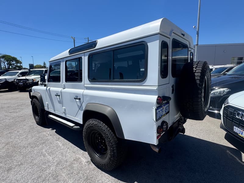 2012 Land ROVER DEFENDER 110 (4x4) photo 3