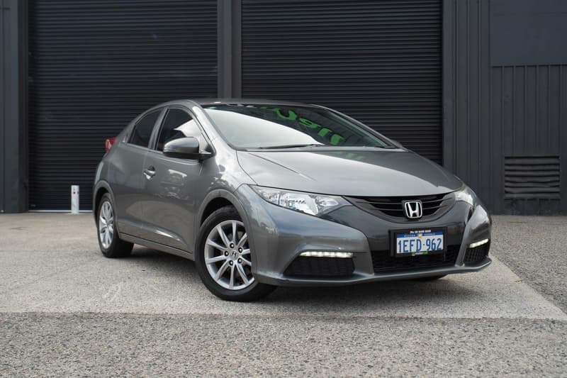 2013 Honda Civic VTi-S 9th Gen photo 2