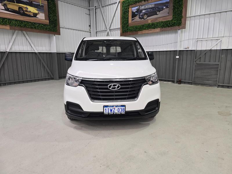 2019 Hyundai iLoad TQ4 photo 2