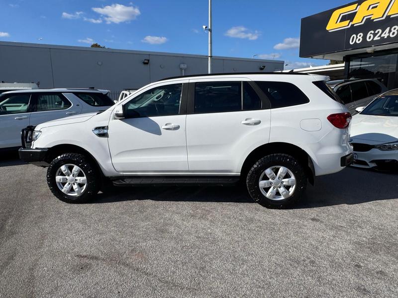 2021 Ford Everest Ambiente UA II 3.2L photo 2