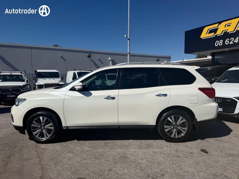 2018 Nissan Pathfinder ST R52 Series II photo 2