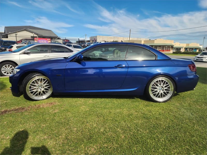 2011 BMW 3 25i E93 MY11 photo 5