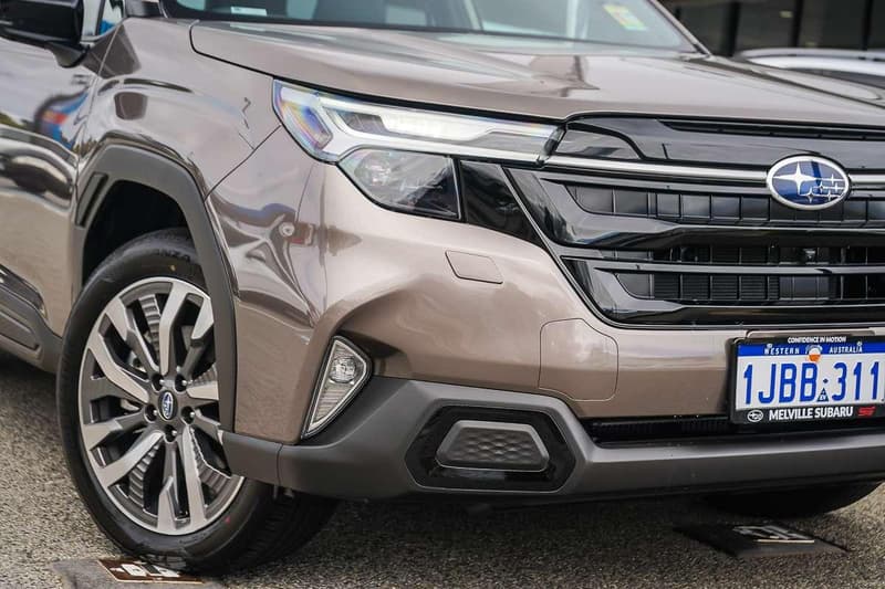 2026 Subaru Forester Hybrid Touring S6 photo 2