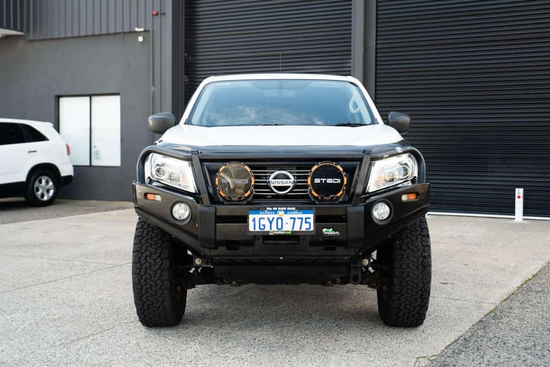 2019 Nissan Navara ST D23 Series 3 4X4 photo 3