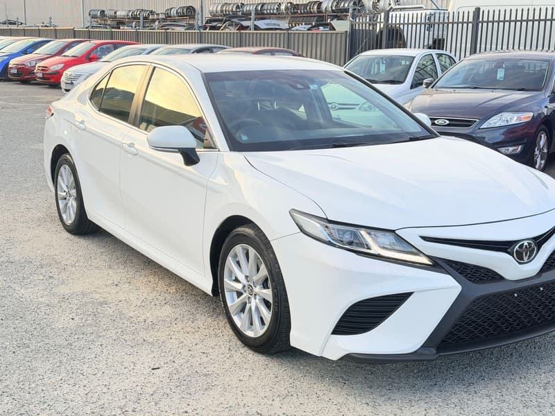 2018 Toyota Camry Ascent photo 3