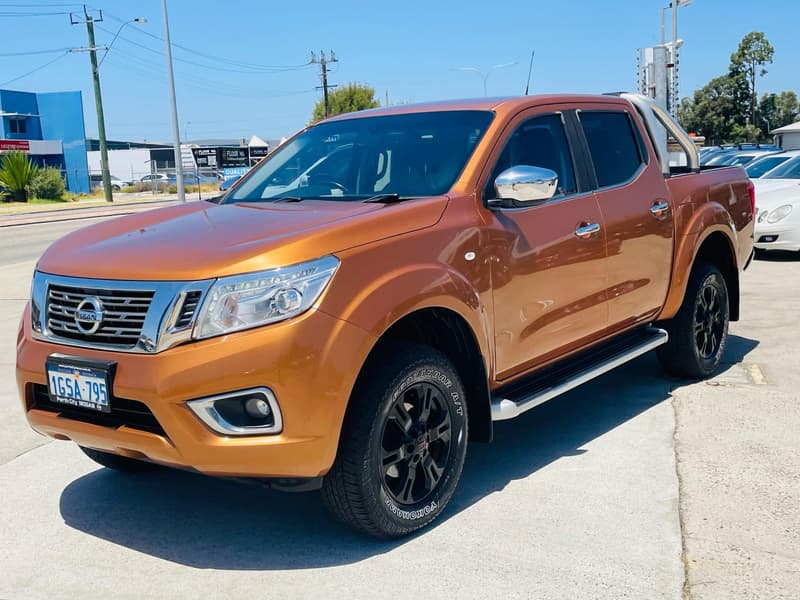 2019 Nissan Navara ST D23 Series 3 4X4 photo 3