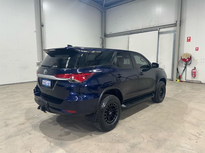 2022 Toyota Fortuner GX GUN156R photo 5