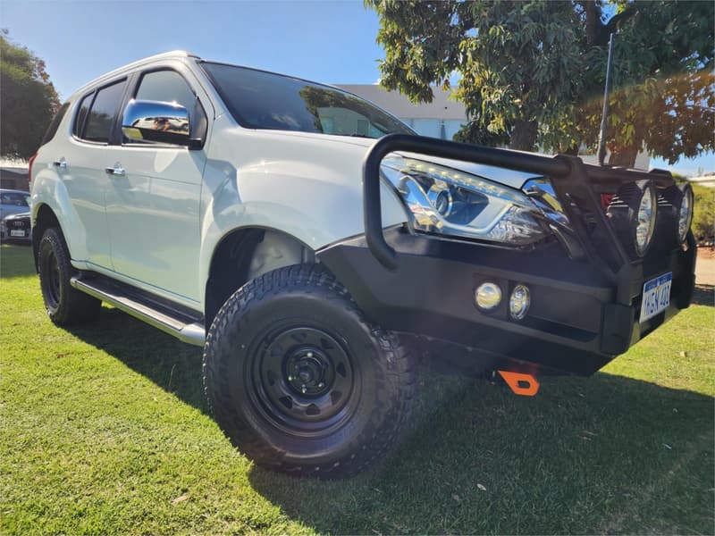 2017 Isuzu MU-X LS-T