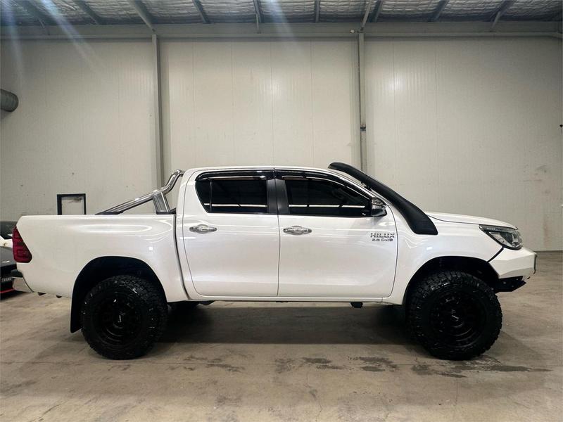 2016 Toyota Hilux SR5 GUN126R 4X4 photo 5