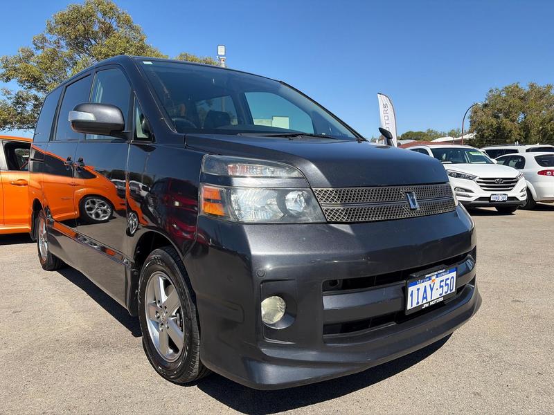 2005 Toyota VOXY S-Z ZWR80 photo 3