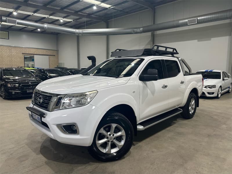 2015 Nissan Navara ST D23 4X4 — primary photo