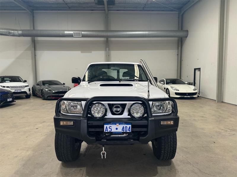 2003 Nissan Patrol ST GU III photo 2