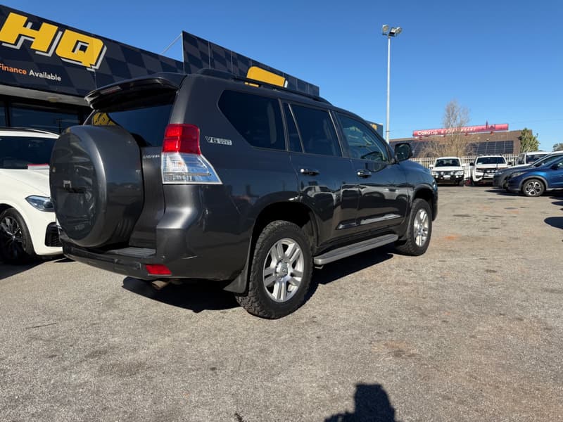 2010 Toyota LANDCRUISER PRADO KAKADU (4x4) photo 3