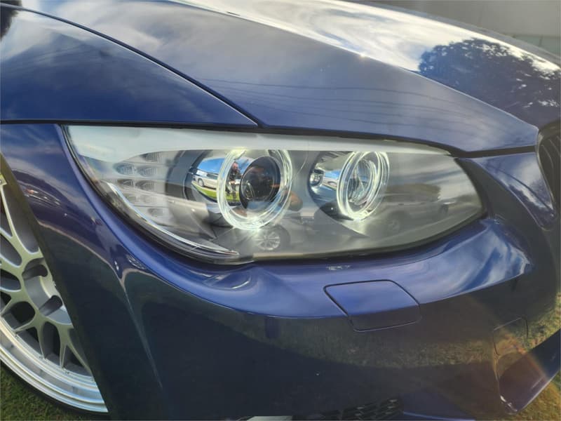 2011 BMW 3 25i E93 MY11 photo 2